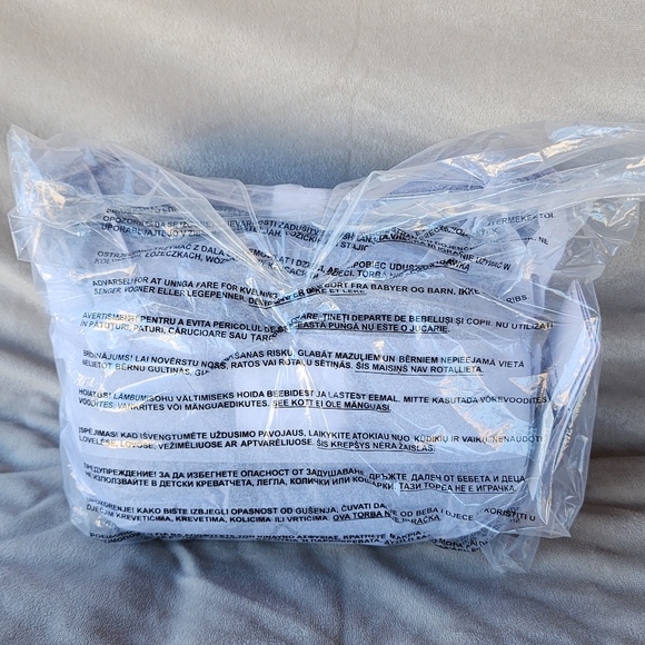 LOUNGEFLY Kuromi Figural Plush Crossbody Bag - Picture 4 of 7